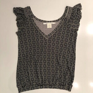 Max Studio Cap Sleeve V Neck Pattern Print Top in Grey Black Green Gold Size XS